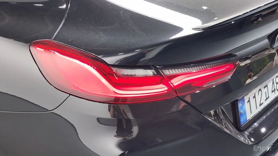 BMW M8