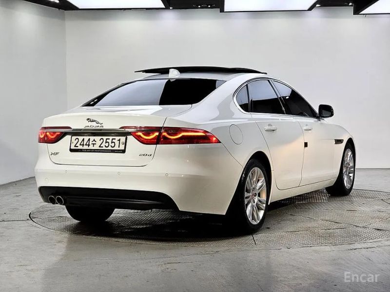 Jaguar xf