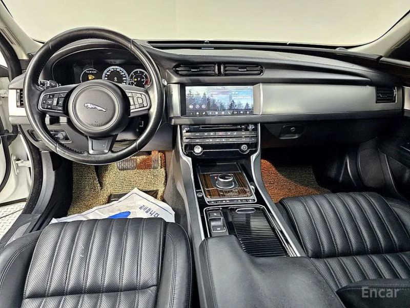 Jaguar xf