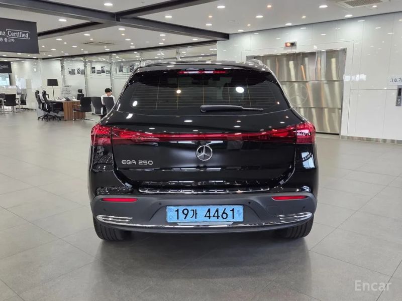 Mercedes-Benz EQA