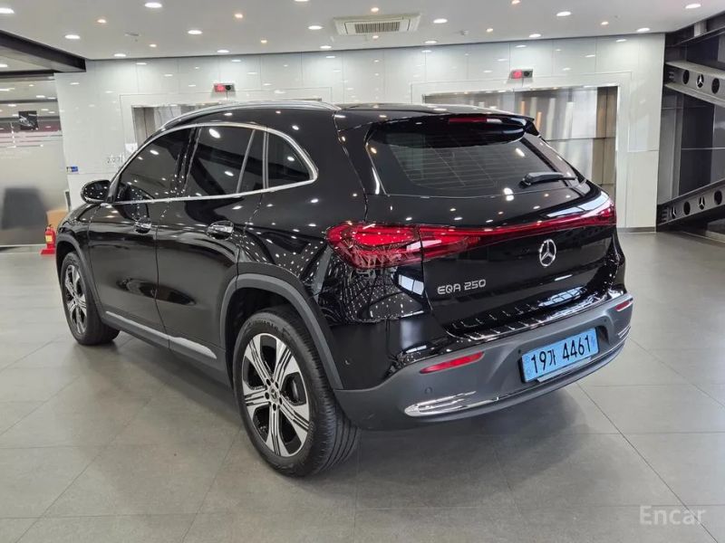 Mercedes-Benz EQA