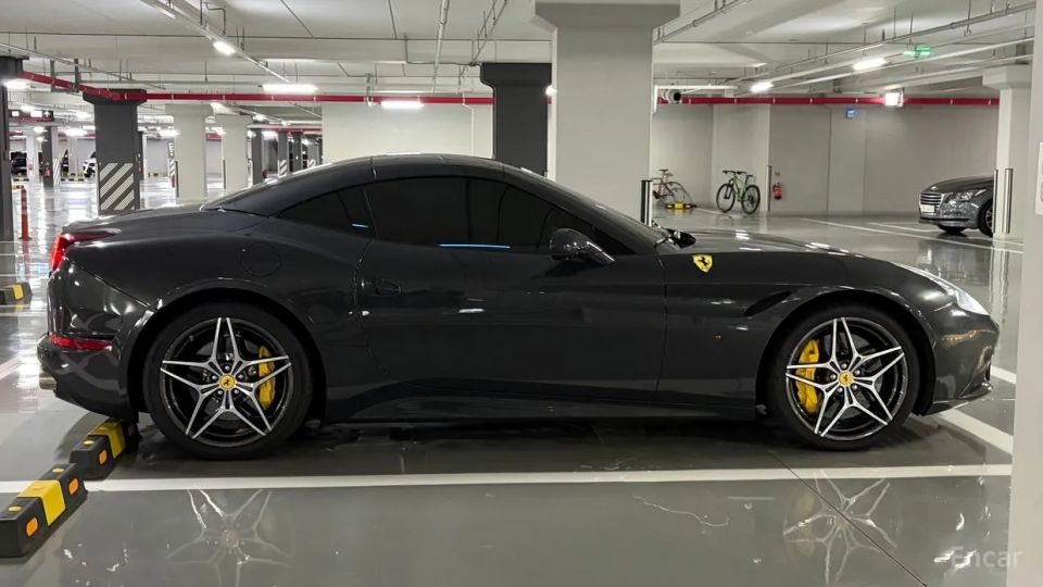 Ferrari California