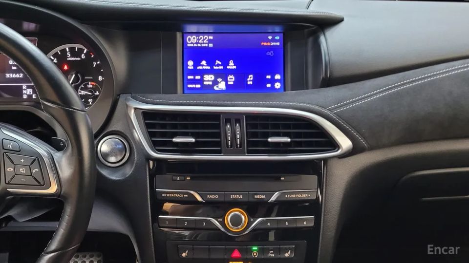 Infiniti Q30