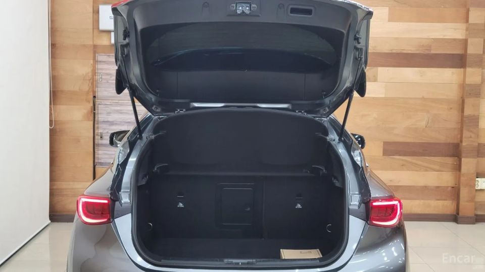 Infiniti Q30