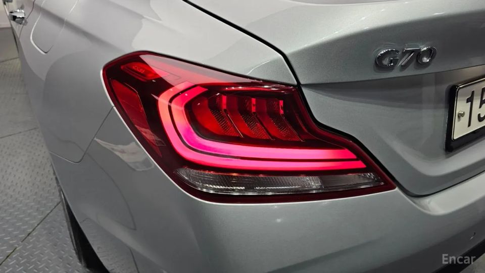 Genesis G70