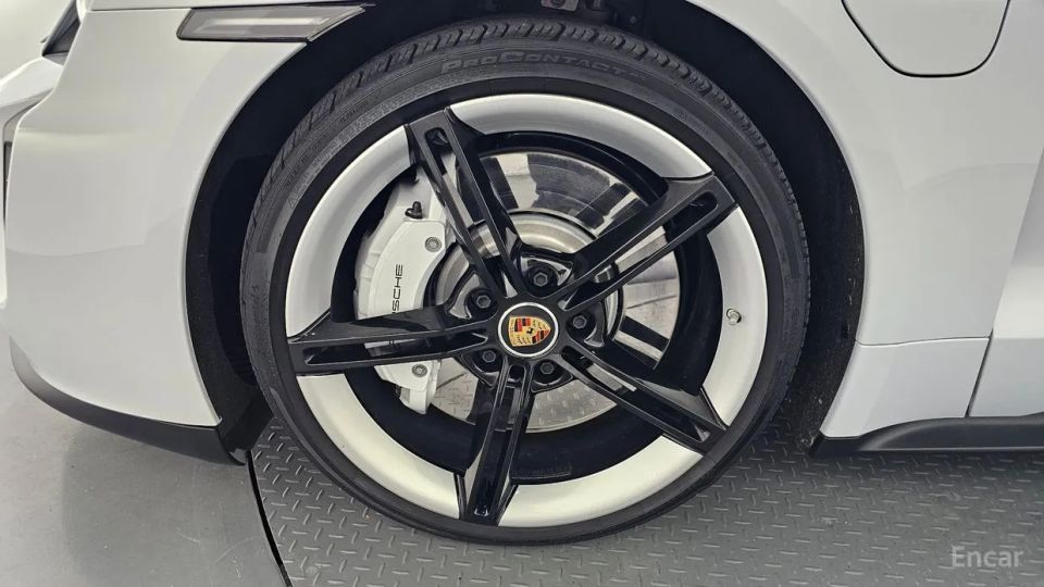Porsche Taycan