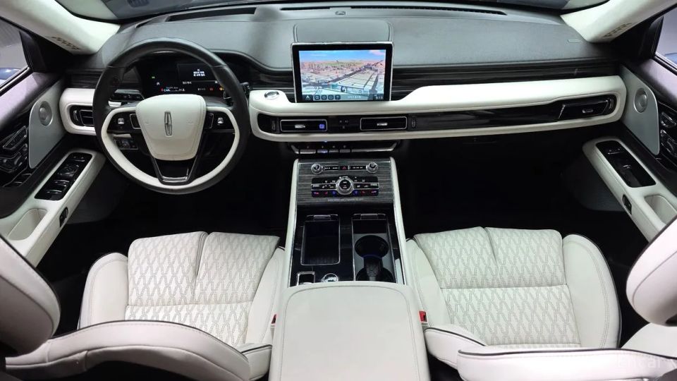 Lincoln Aviator