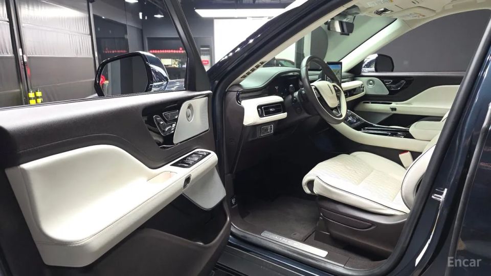 Lincoln Aviator