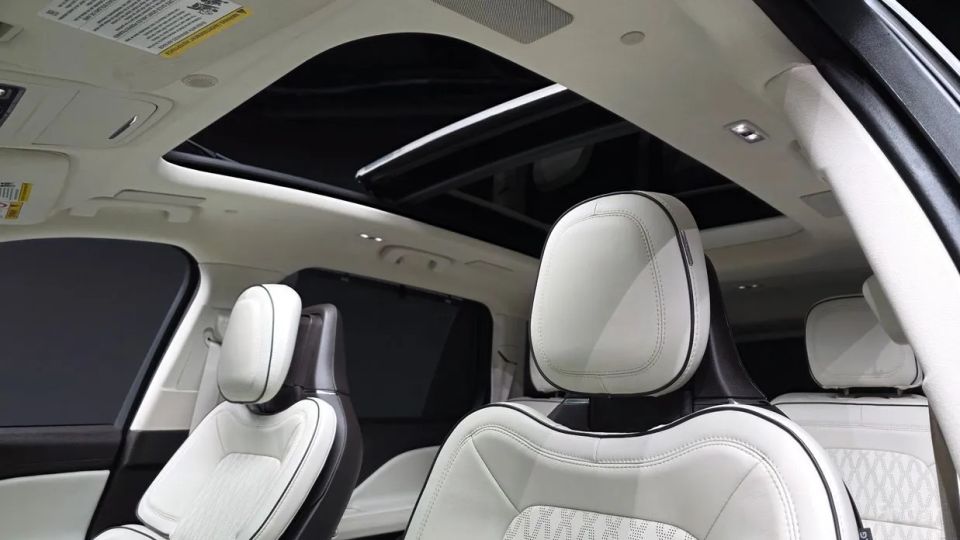 Lincoln Aviator