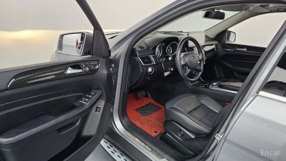 Mercedes-Benz M-class
