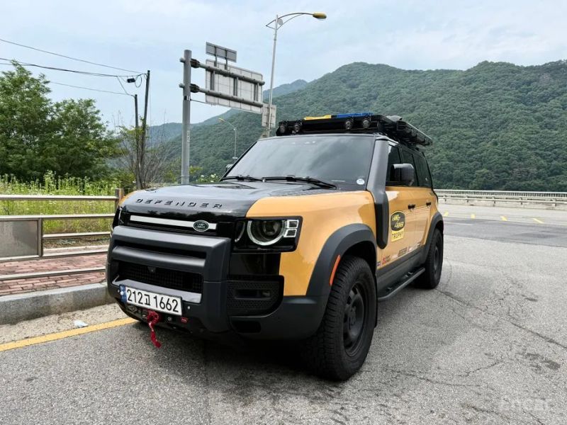 Land Rover Defender