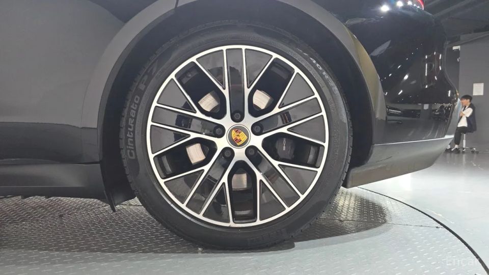 Porsche Taycan