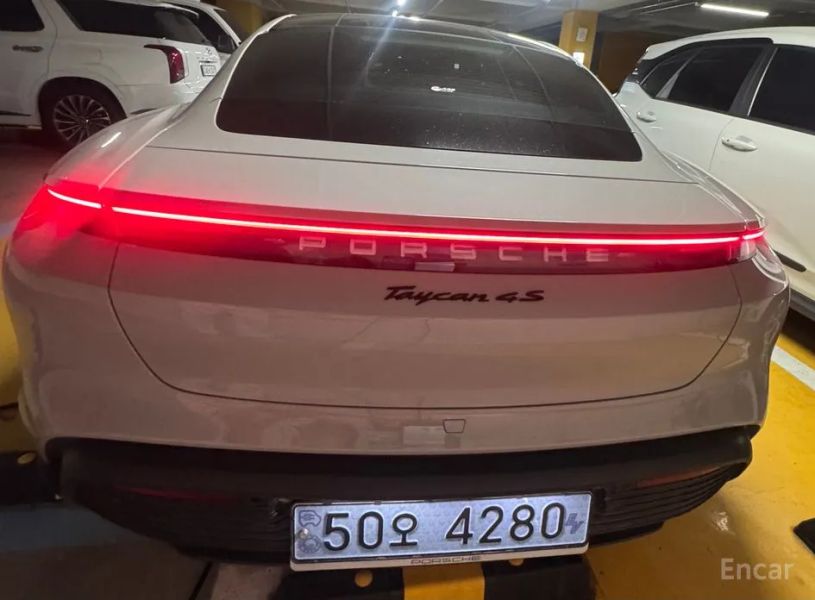 Porsche Taycan
