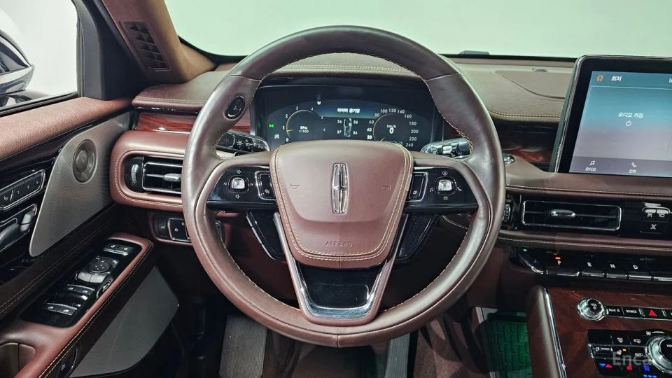 Lincoln Aviator