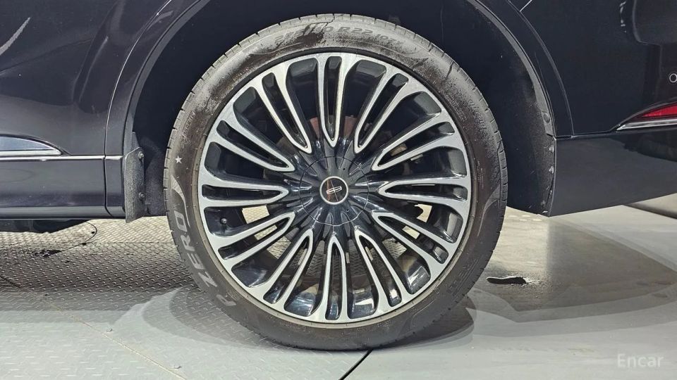 Lincoln Aviator