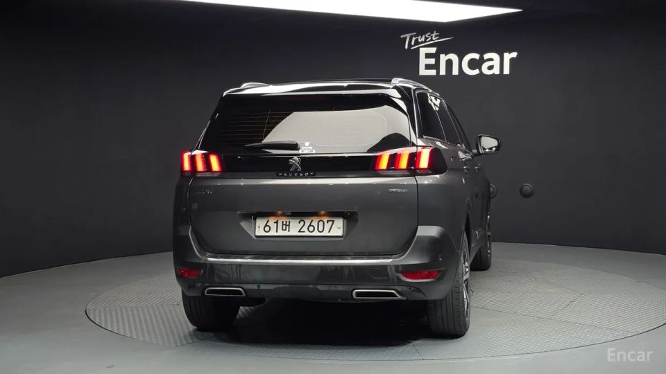Peugeot 5008