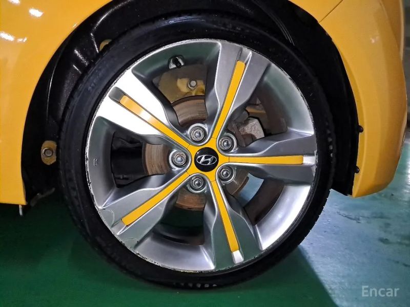 Hyundai Veloster