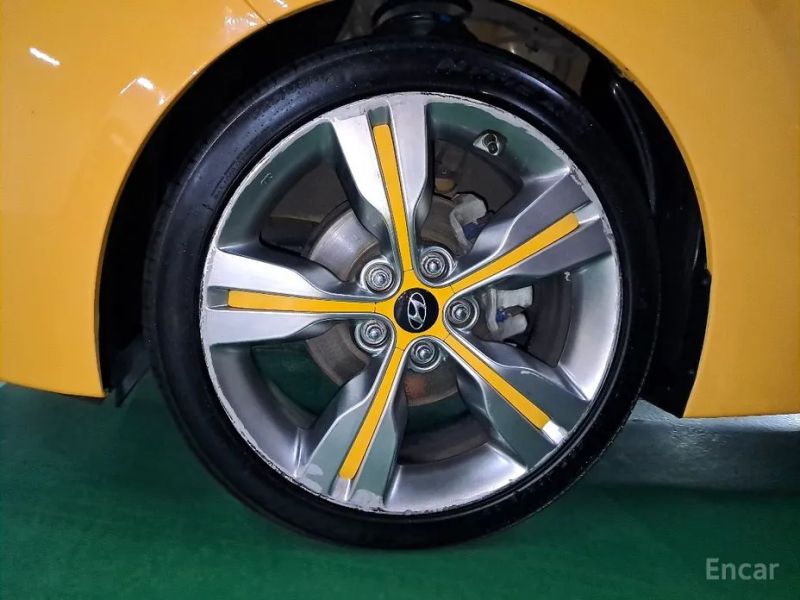 Hyundai Veloster