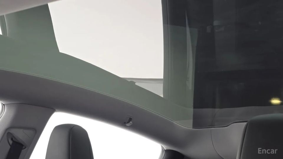 Tesla model-y