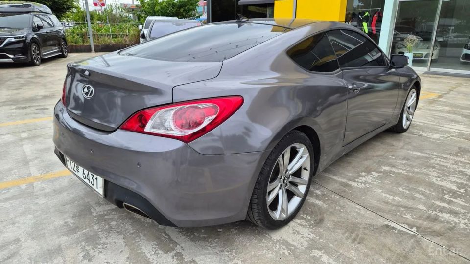 Hyundai Genesis
