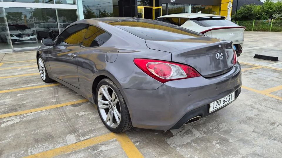 Hyundai Genesis