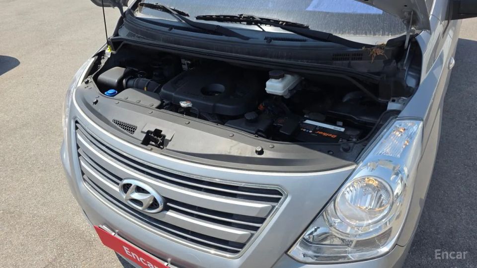 Hyundai Starex
