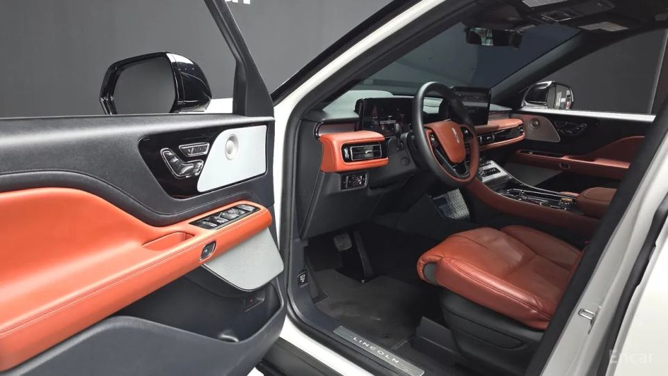 Lincoln Aviator