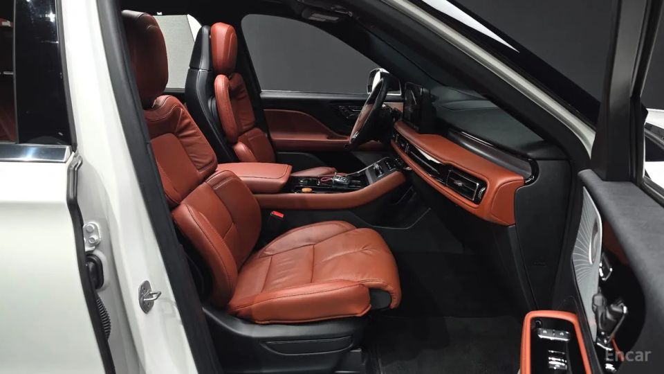 Lincoln Aviator