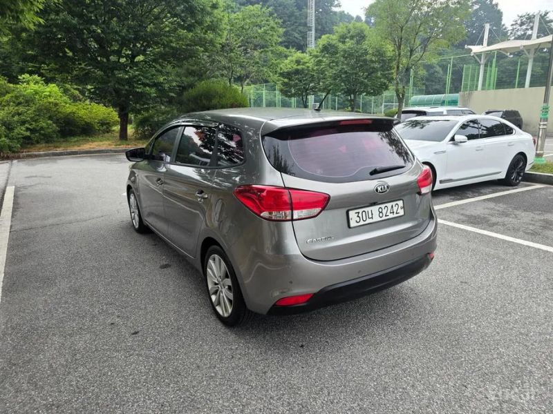 Kia Carens
