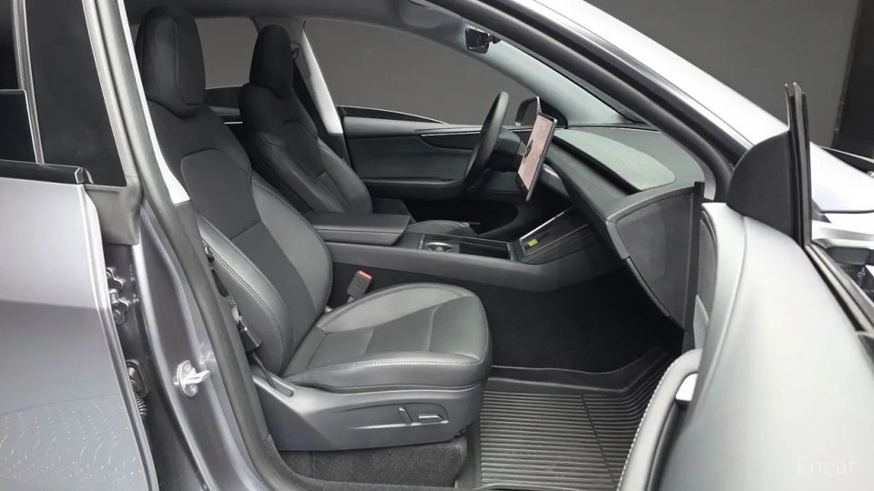 Tesla model-y