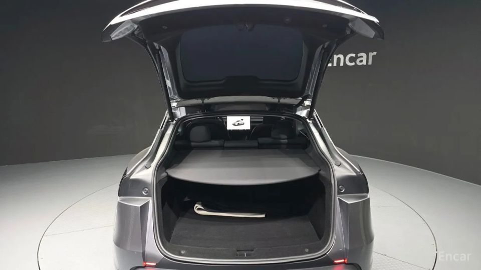 Tesla model-y