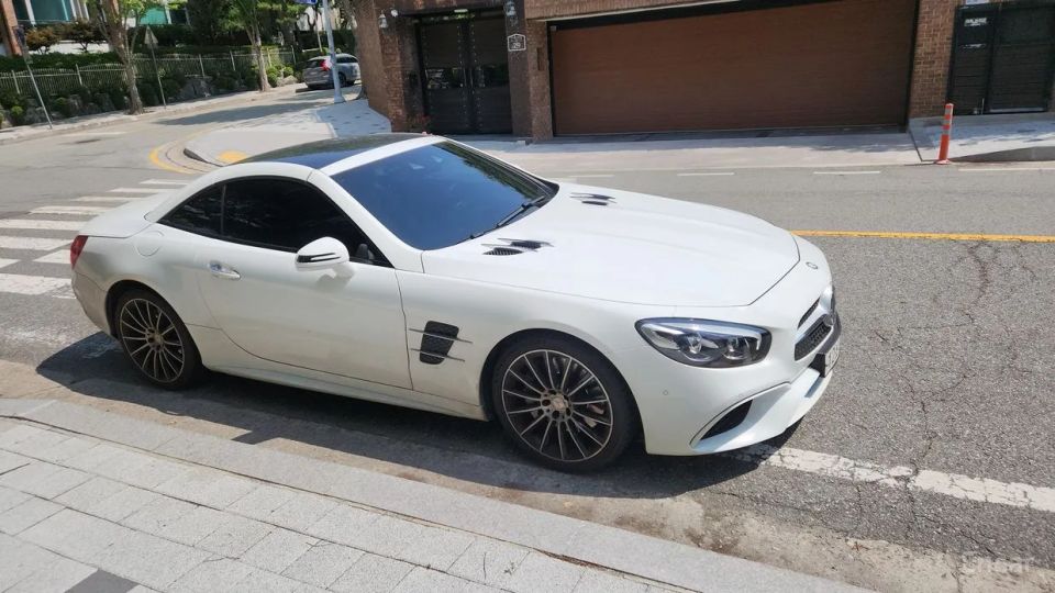 Mercedes-Benz SL-Class