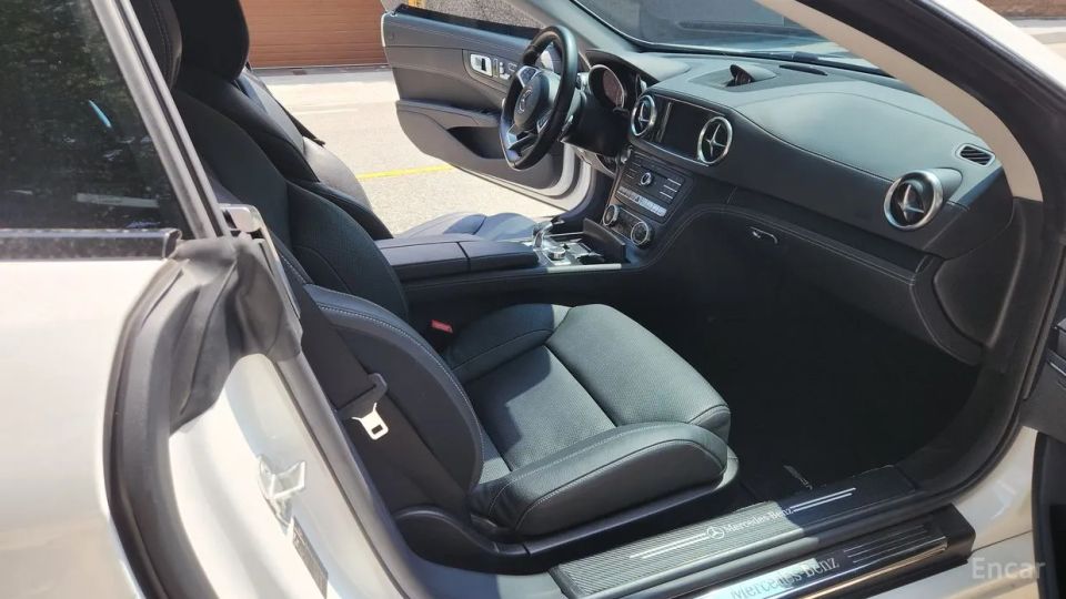 Mercedes-Benz SL-Class
