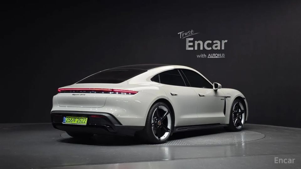 Porsche Taycan