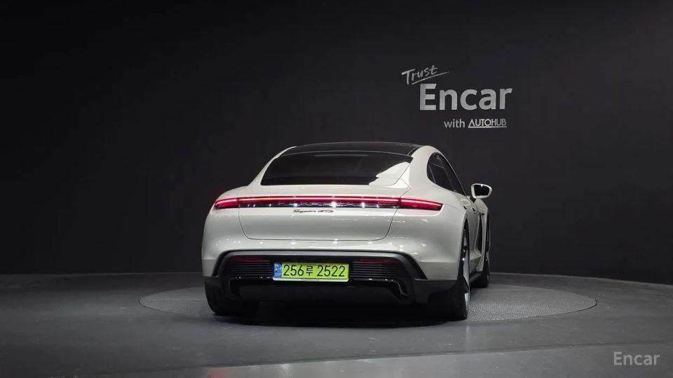 Porsche Taycan