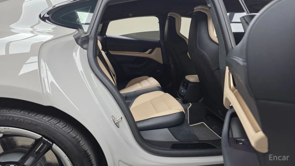 Porsche Taycan