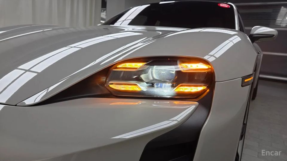 Porsche Taycan