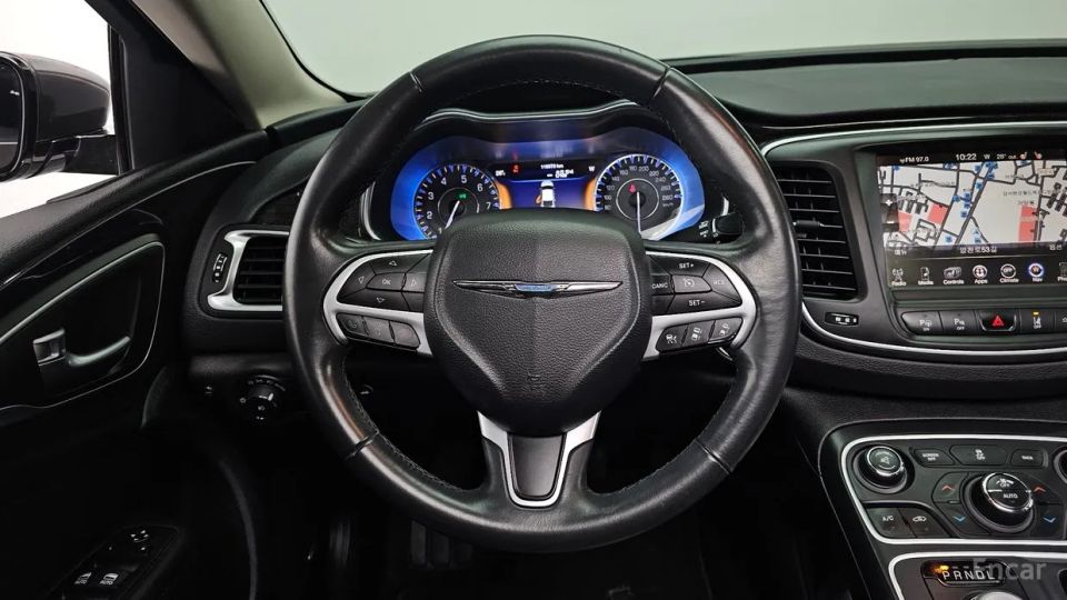 Chrysler 200