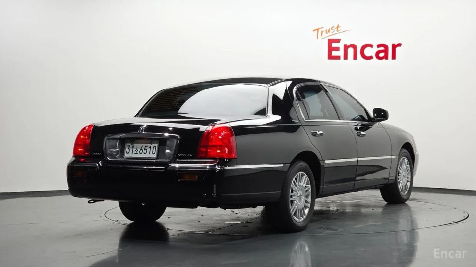 Lincoln Town Car