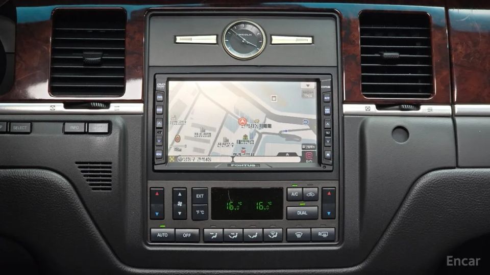 Lincoln Town Car