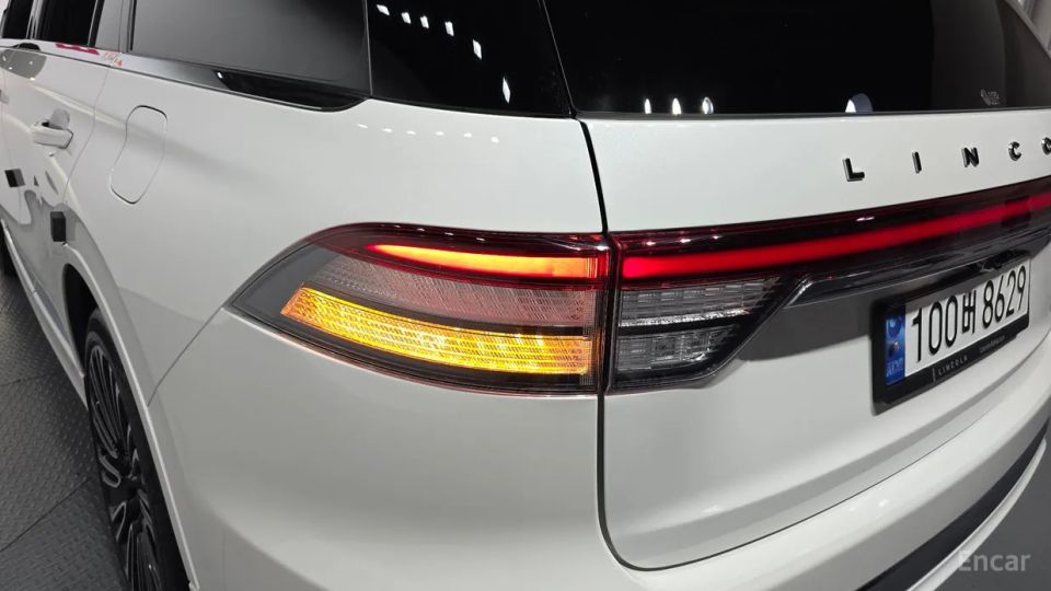Lincoln Aviator