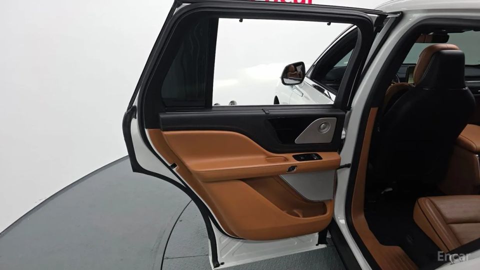 Lincoln Aviator