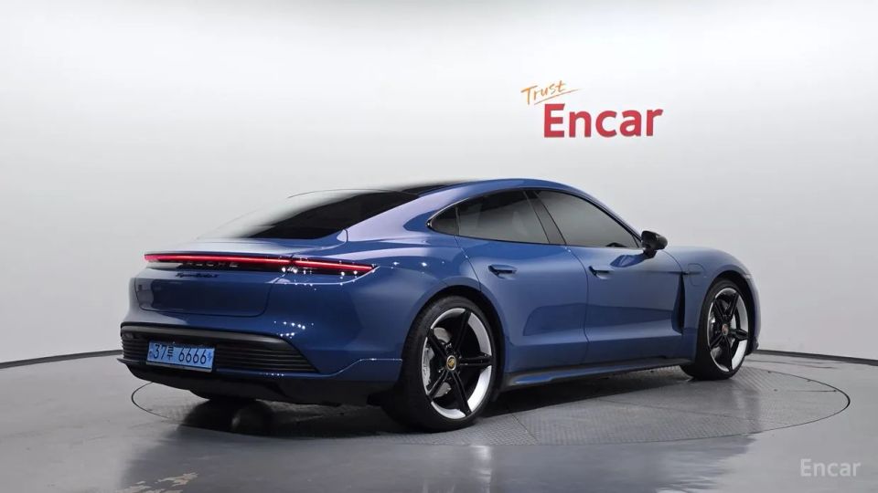 Porsche Taycan