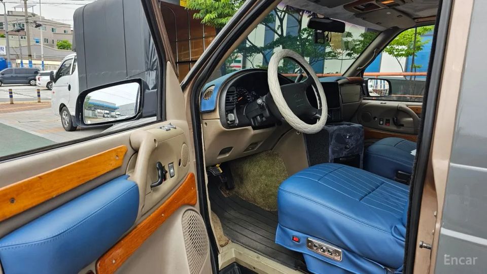 Chevrolet Astro Van