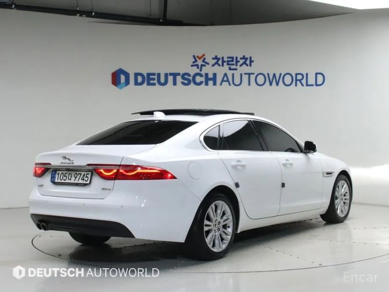 Jaguar xf