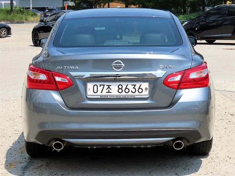 Nissan altima