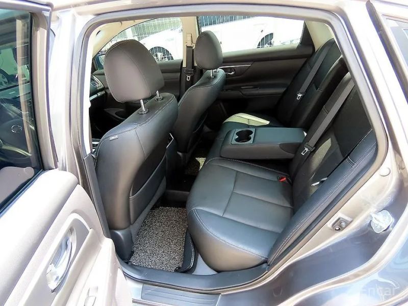 Nissan altima