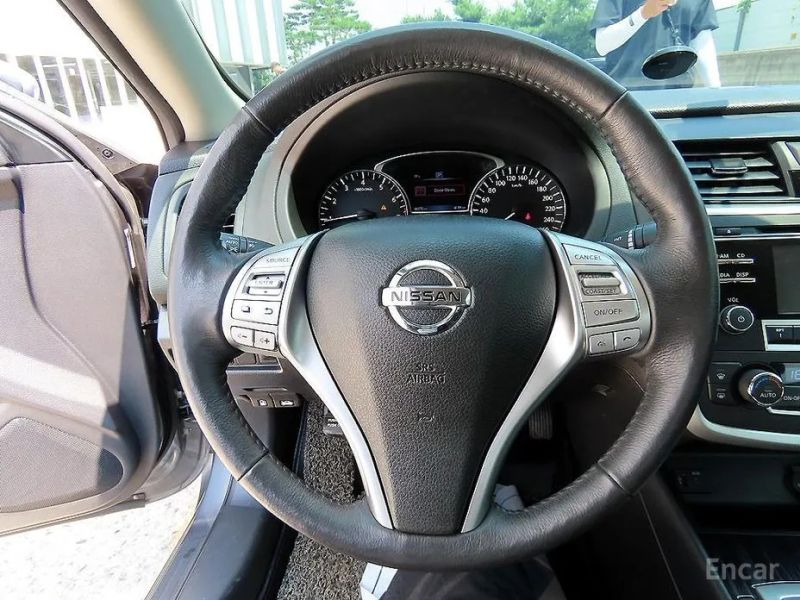 Nissan altima