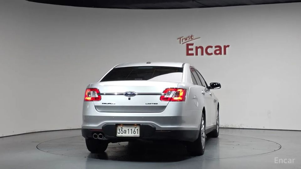 Ford Taurus