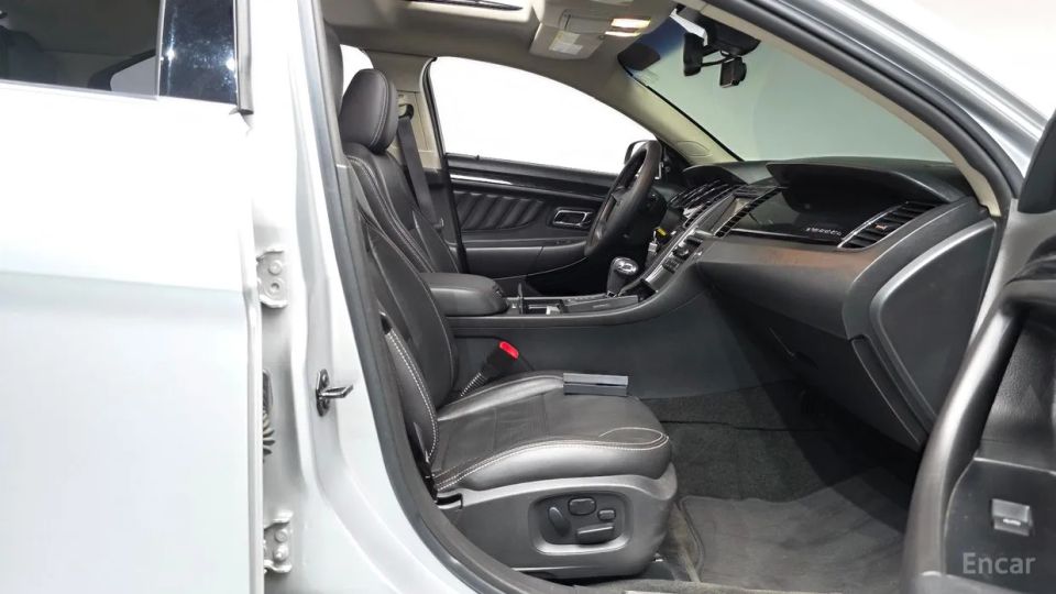 Ford Taurus